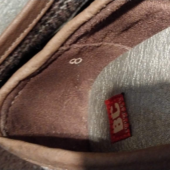 SHOE - Picture 4 of 4